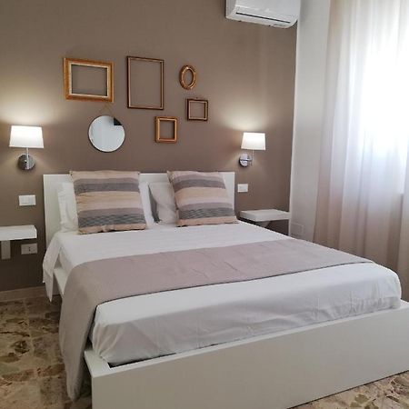 Ostuni Crispi House Hotel Eksteriør billede