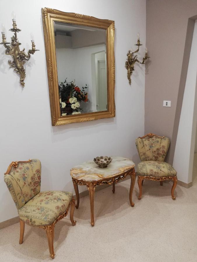 Ostuni Crispi House Hotel Eksteriør billede